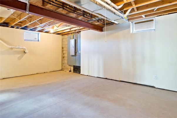 Empty room, Interior, Wooden Beams