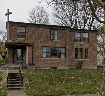 Exterior, Facade, Brick Facade, Georgian