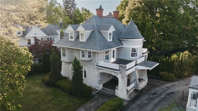Exterior, Drone
