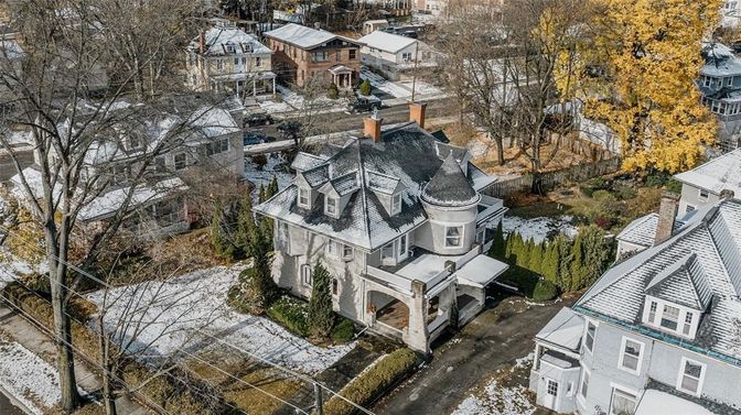 Exterior, Drone