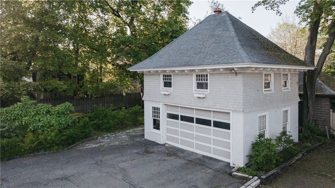 Detached Garage, Exterior