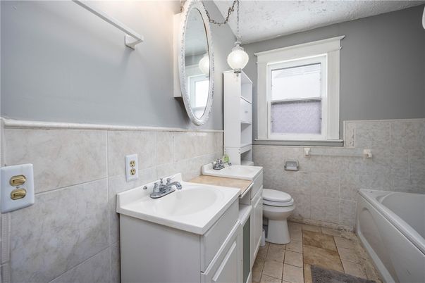 Bathroom, Interior, Pendant Lights