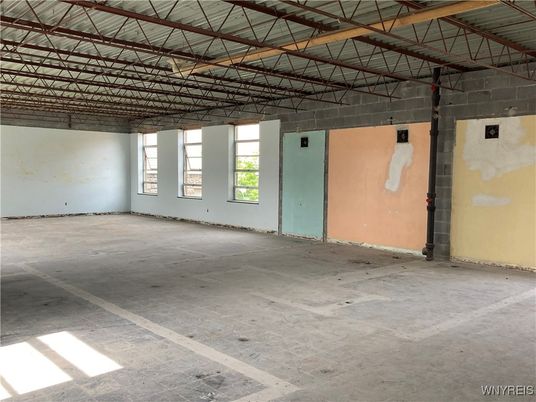 Empty room, Interior, Wooden Beams