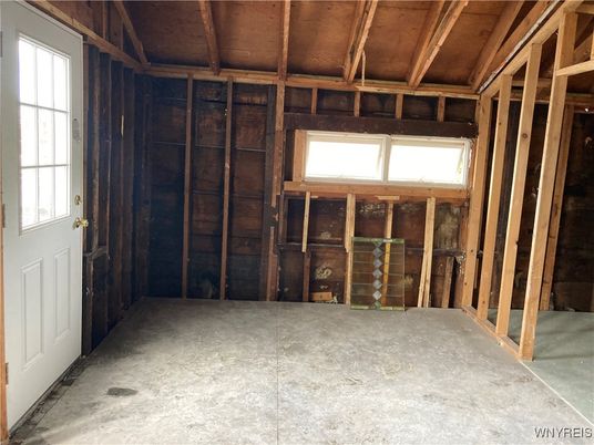 Empty room, Interior, Wooden Beams, Wooden Ceilings, Wooden Walls