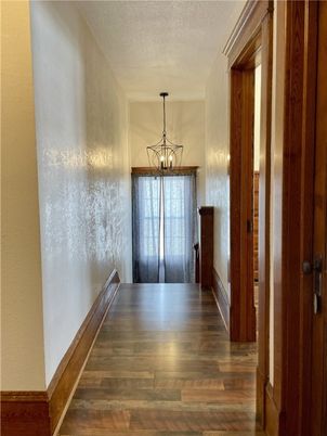 Interior, Pendant Lights, Wood Texture Flooring