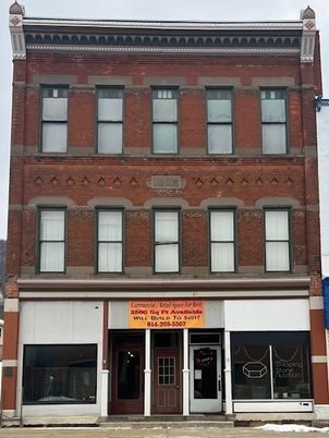 Exterior, Facade, Brick Facade, Rowhouse