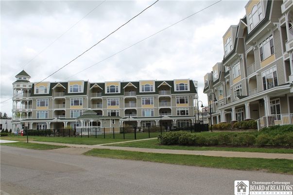 Exterior, Facade, Condo Building