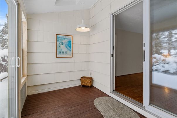 Interior, Pendant Lights, Wood Texture Flooring