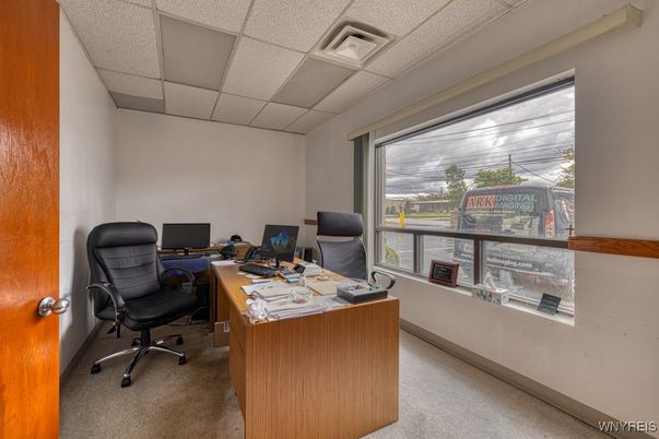 Home Office, Interior