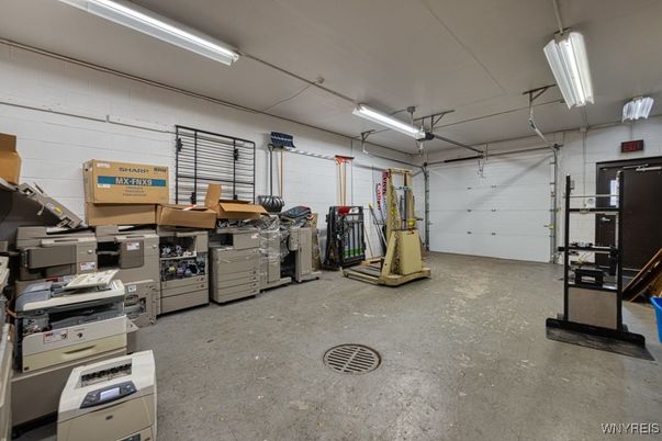 Garage, Interior
