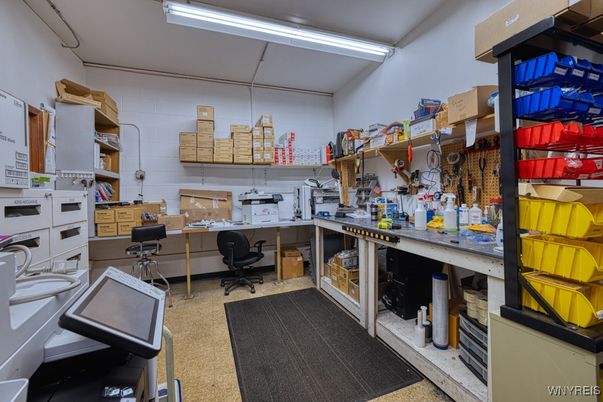 Home Office, Interior