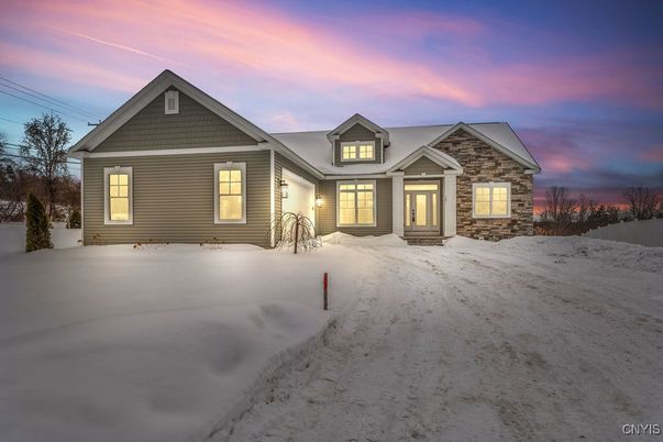 Exterior, Facade, American Craftsman