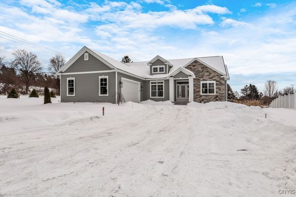 Attached, Exterior, Facade, Ranch