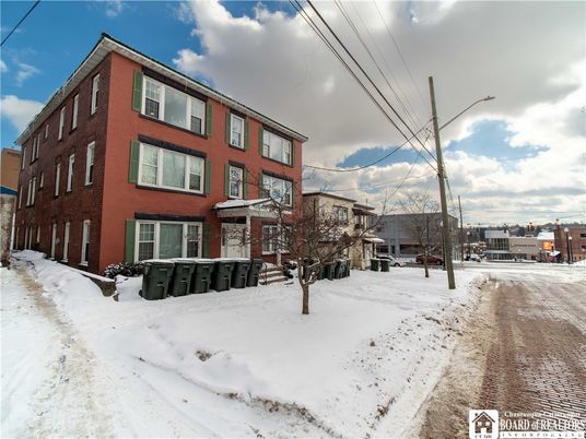 Exterior, Facade, Brick Facade, Rowhouse
