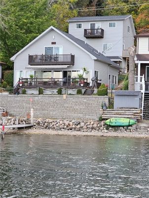 Exterior, Lake