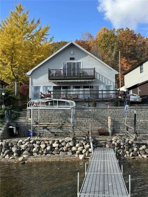 Exterior, Lake