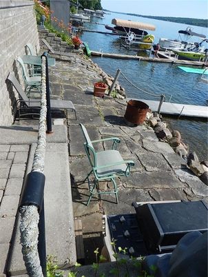 Exterior, Lake