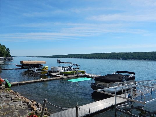 Exterior, Lake