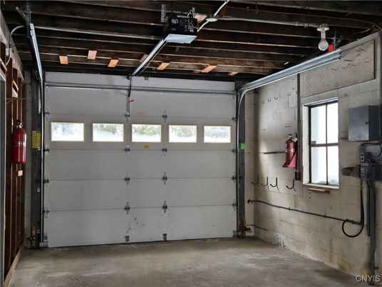 Garage, Interior, Wooden Beams