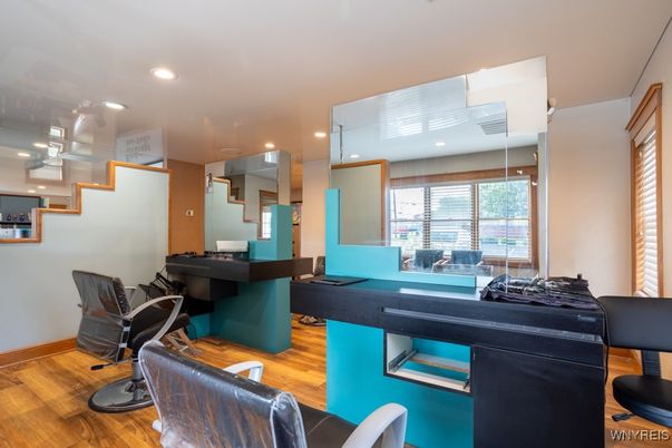 Interior, Recessed Lighting, Wood Texture Flooring