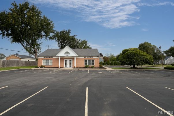 Attached, Exterior, Facade, Brick Facade, Cape Cod