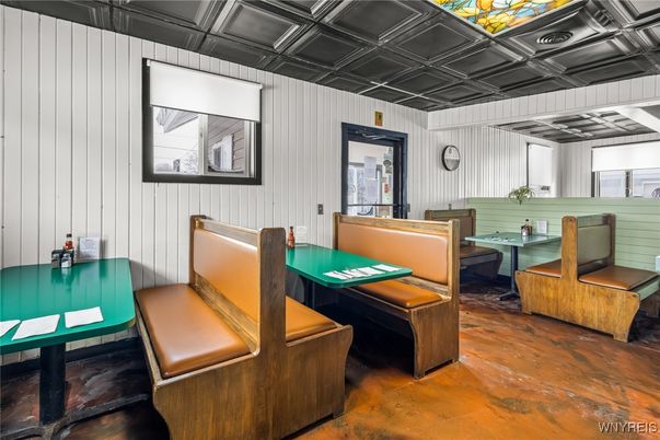 Dining room, Interior