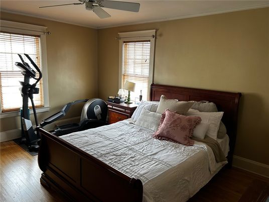 Bedroom, Fitness Equipment, Interior, Wood Texture Flooring
