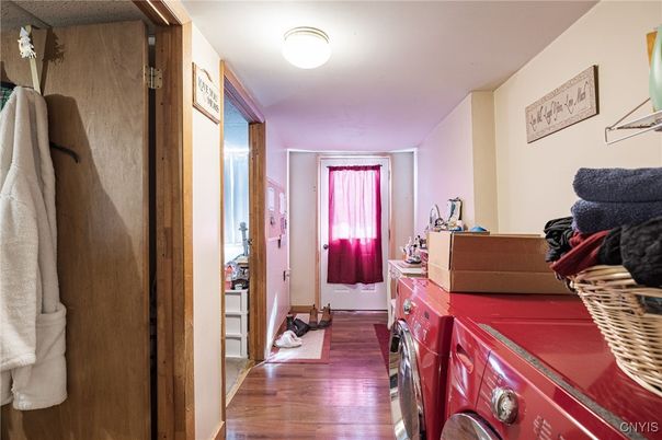 Interior, Washer, Wood Texture Flooring