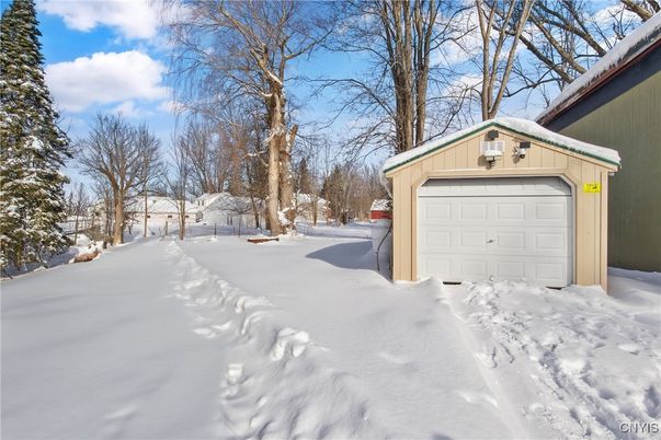 Detached Garage, Exterior