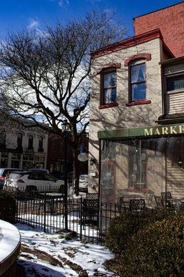 Exterior, Facade, Rowhouse