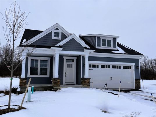 Attached, Exterior, Facade, American Craftsman