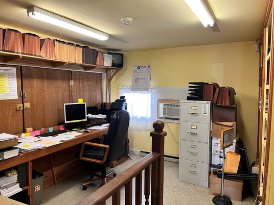 Home Office, Interior