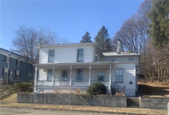 Exterior, Facade, Farmhouse