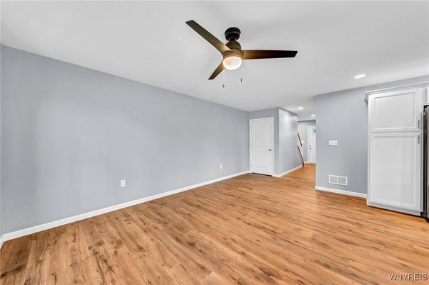 Empty room, Interior, Recessed Lighting, Wood Texture Flooring