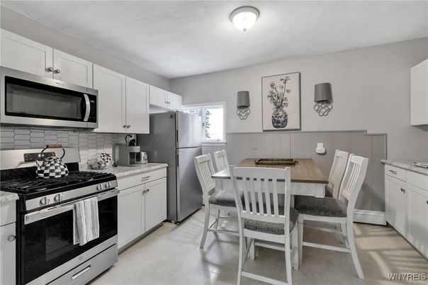 Dining room, Interior, Kitchen, Stainless Steel Appliances