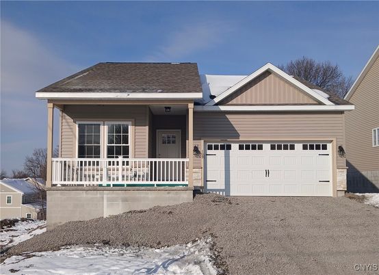 Attached, Exterior, Facade, American Craftsman