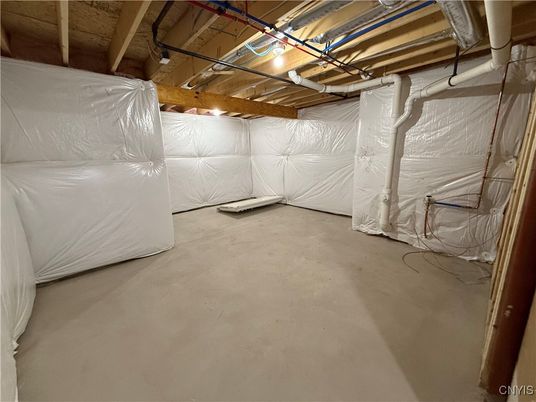 Garage, Interior, Wooden Beams