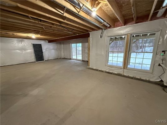 Empty room, Interior, Wooden Beams, Wooden Ceilings