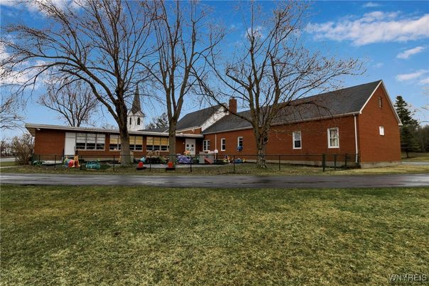 Backyard, Exterior, Facade, Brick Facade, Cape Cod