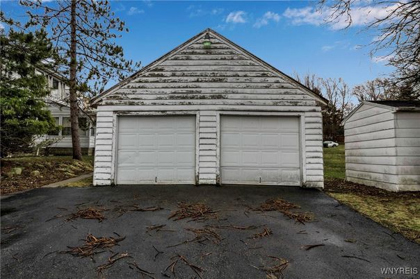 Detached Garage, Exterior