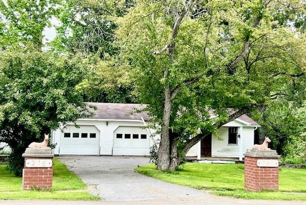 Detached Garage, Exterior