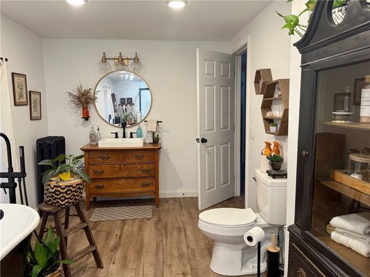 Bathroom, Interior, Recessed Lighting, Wood Texture Flooring