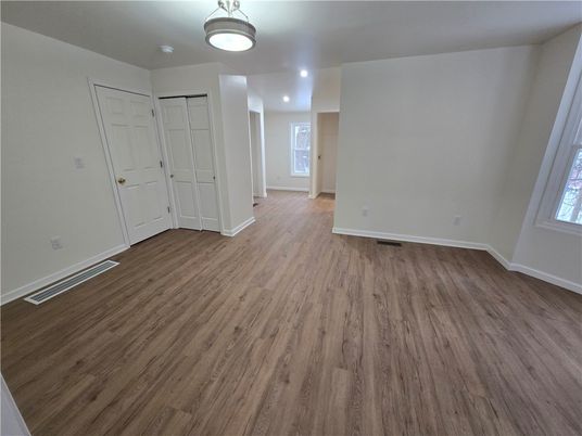 Empty room, Interior, Recessed Lighting, Wood Texture Flooring