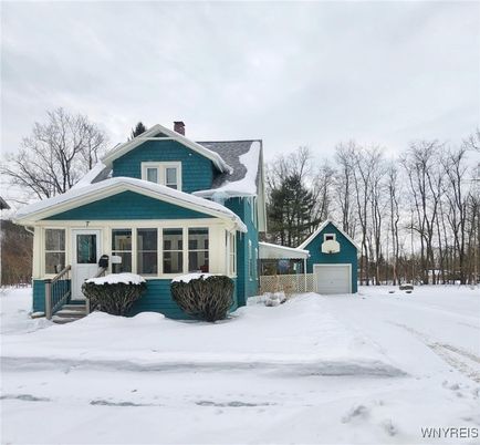 Backyard, Detached Garage, Exterior, Facade, Queen Anne Victorian