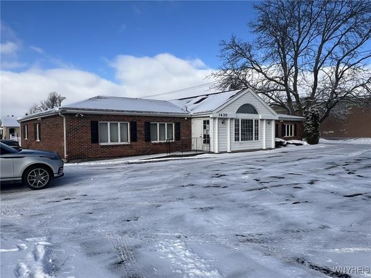 Exterior, Facade, Brick Facade, Solar Panels, Ranch