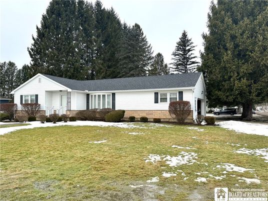 Backyard, Exterior, Facade, Ranch