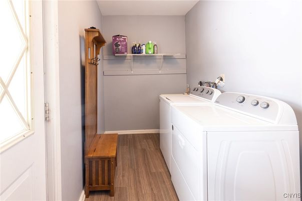 Interior, Washer, Wood Texture Flooring