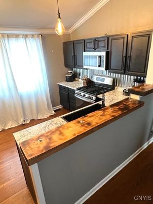 Interior, Kitchen, Pendant Lights, Wood Texture Flooring