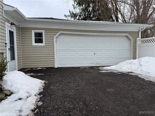 Detached Garage, Exterior