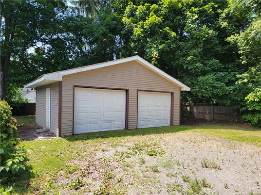 Detached Garage, Exterior
